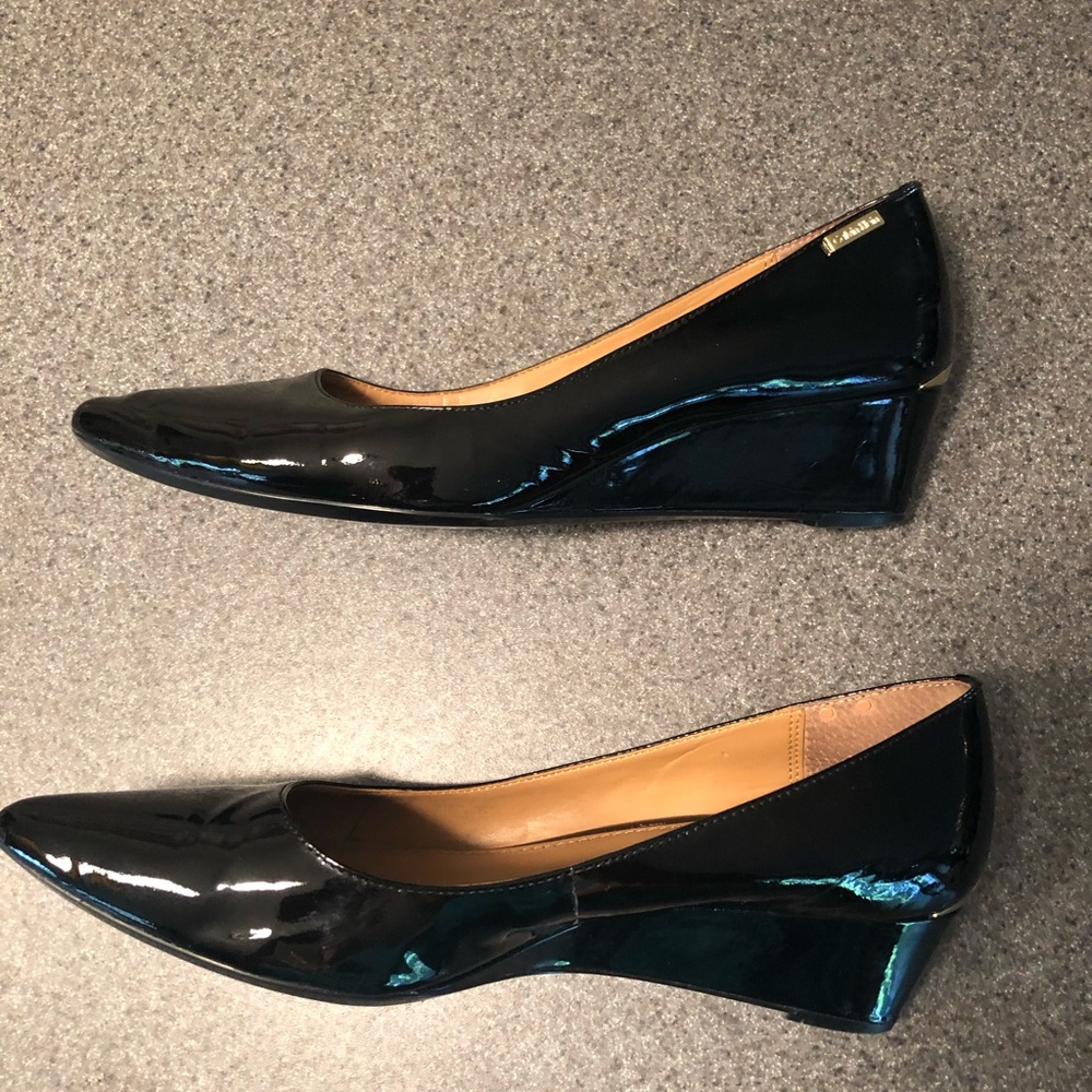 CALVIN KLEIN Black Patent Timeless Wedges